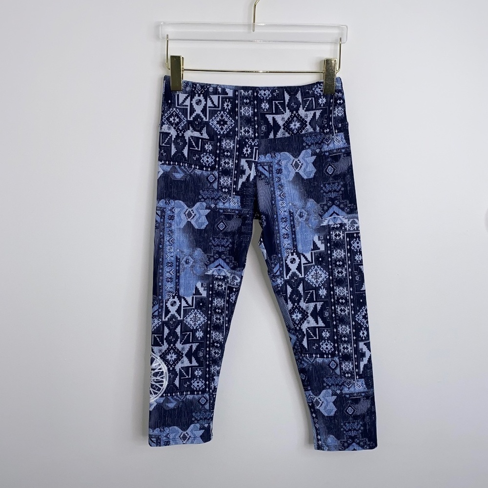 Soulcycle Women's Sz XS Capri Leggings Pants Blue Abstract Print Logo